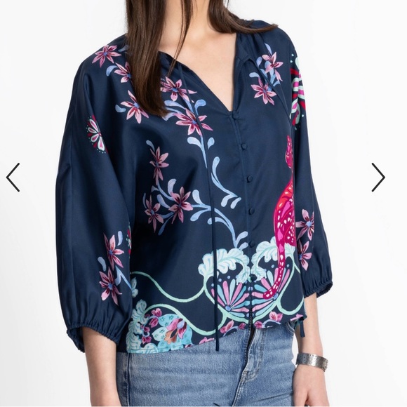 Johnny Was Harlyn Blouse V-Neck Dark Navy Blue Floral Jaguar Silk NWT XL - Picture 2 of 7